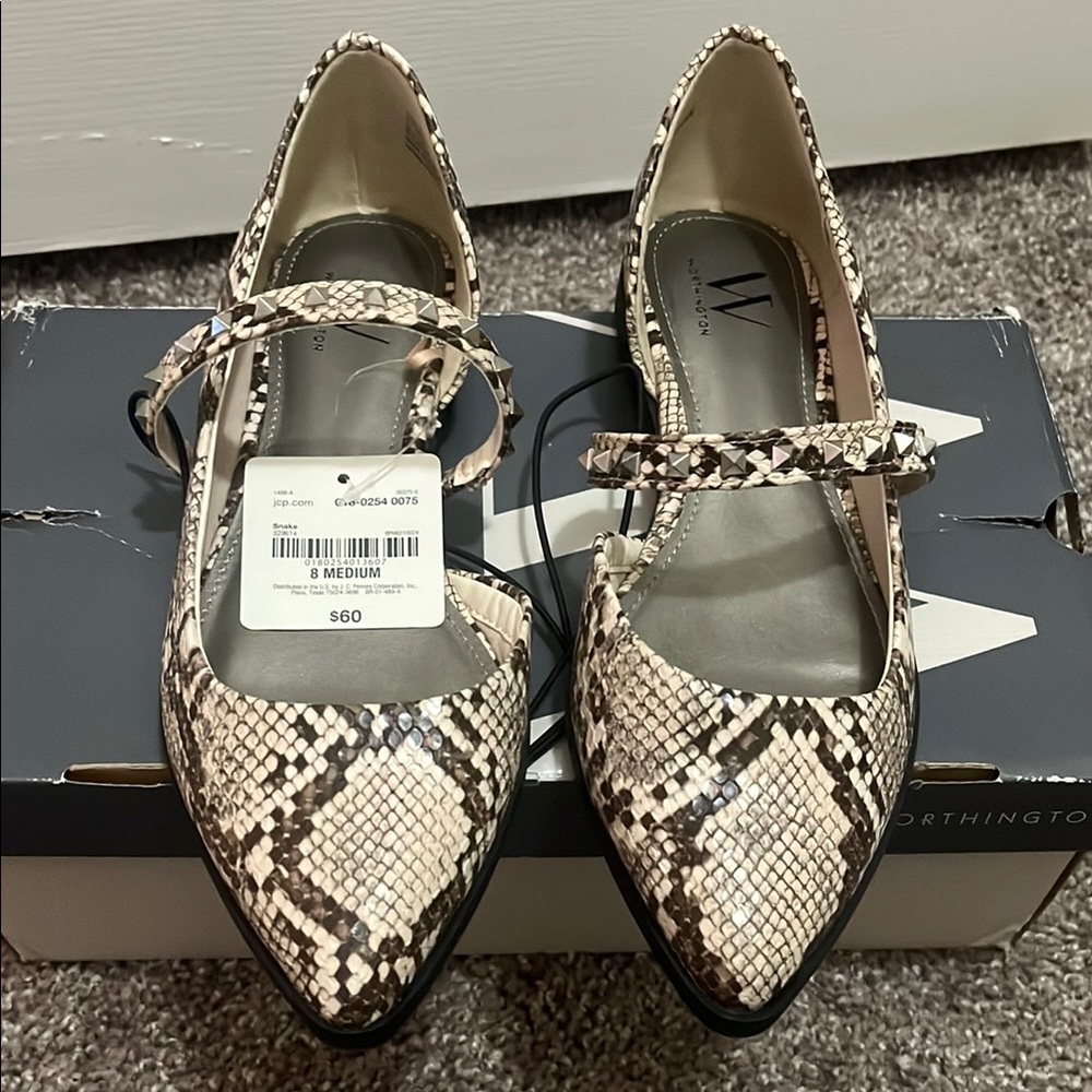 Worthington Black and Cream Flats with Pointed Toe